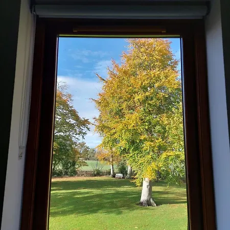 Homestay The Nest Summerseat